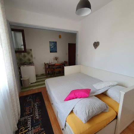 Aenona Sunny Apartment Vrsi Kültér fotó