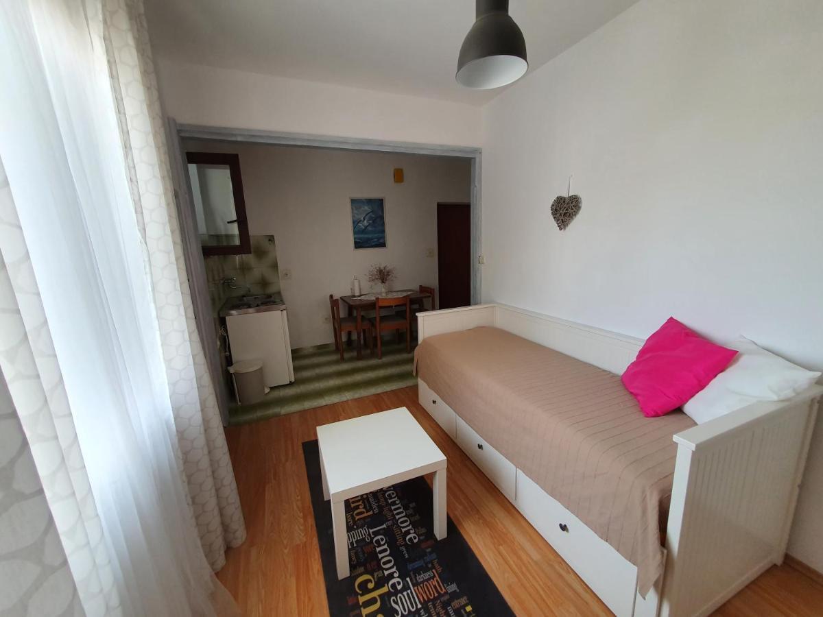 Aenona Sunny Apartment Vrsi Kültér fotó